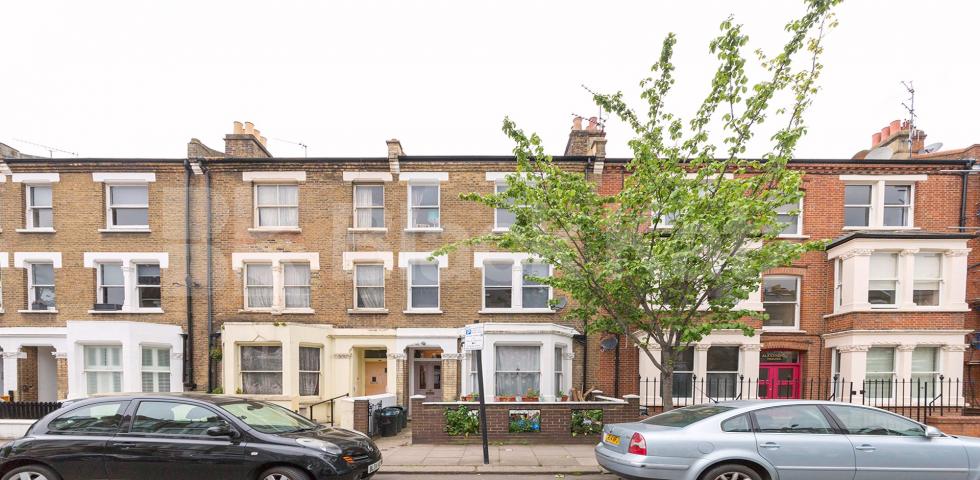 			UNDER OFFER , 1 Bedroom, 1 bath, 1 reception Flat			 Sulgrave Road, Shepherds Bush, SHEPHERDS BUSH 